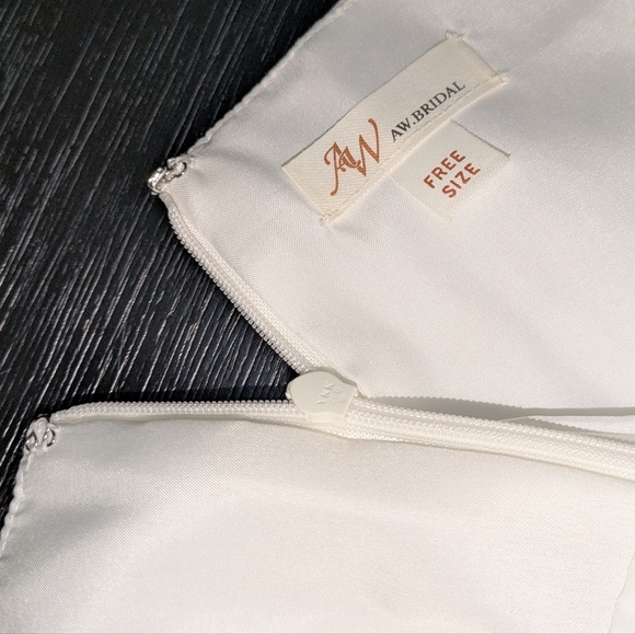 AW Bridal Womens White Wedding Dress EUC Size Unknown - Picture 6 of 12